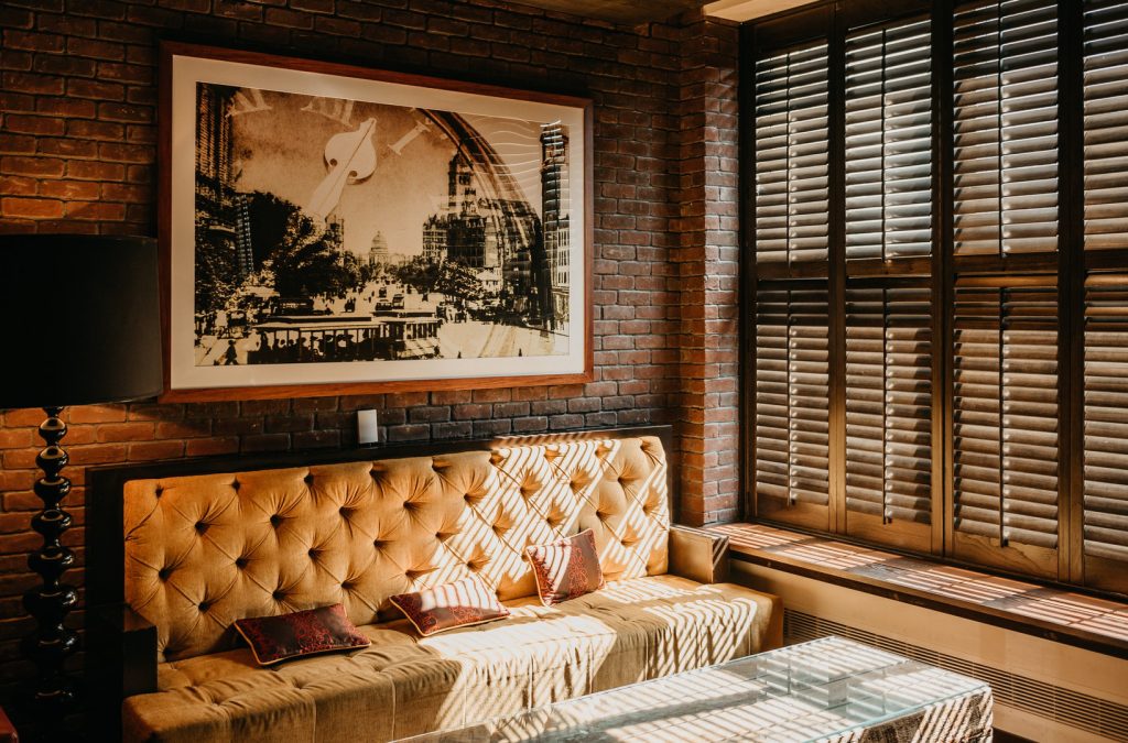 estate-window-sofa
